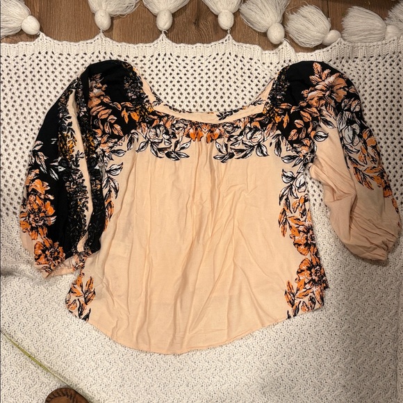 Free People WOMENS  Floral Blouse - Peach and Black small - Picture 10 of 10